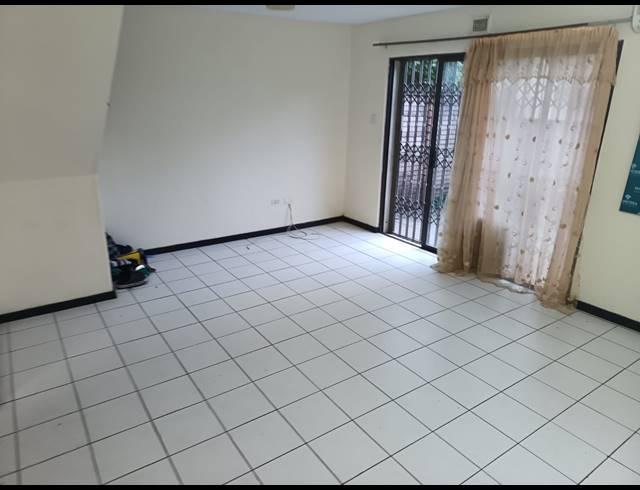 3 BEDROOM DUPLEX RENTED IN WESTRIDGE